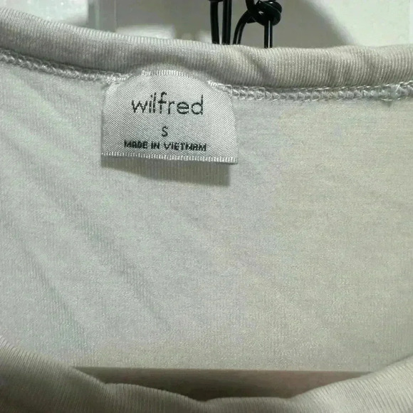 Aritzia Wilfred Beige Shirt EUC size Small - Picture 2 of 3